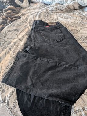 Wrangler Black Straight-Leg Men's Jeans